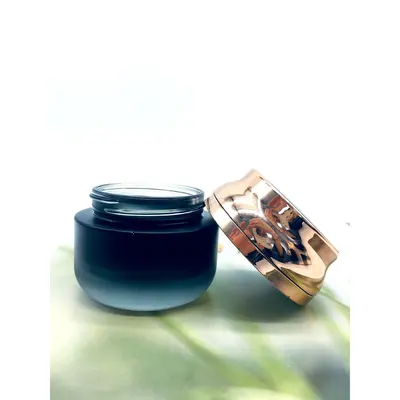 Bộ chai xịt thủy tinh + hũ kem đen mờ nắp vàng hồng 100ml – ảnh 3