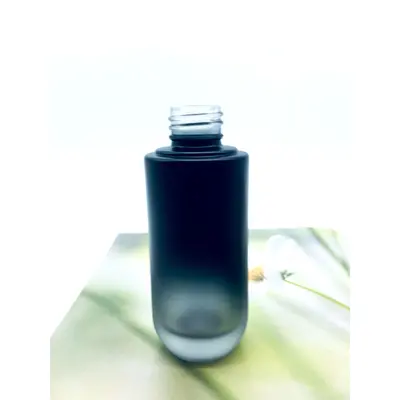 Bộ chai xịt thủy tinh + hũ kem đen mờ nắp vàng hồng 100ml – ảnh 4