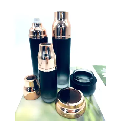 Bộ chai xịt thủy tinh + hũ kem đen mờ nắp vàng hồng 100ml – ảnh 5