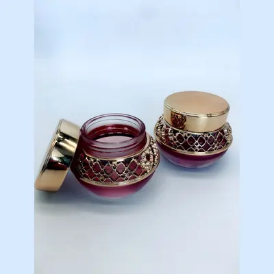 Bộ chai xịt thủy tinh + hũ kem hồng hoa văn vàng 120ml – ảnh 3