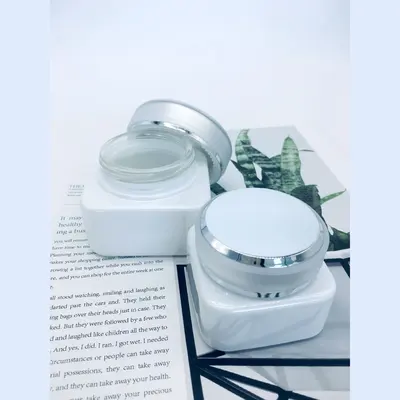 Bộ chai xịt thủy tinh + hũ kem trắng vuông nắp bạc 150ml – mã NXG0612