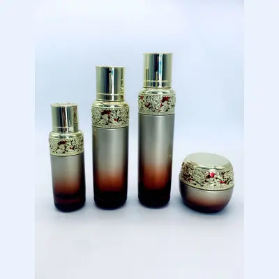 Bộ chai xịt thủy tinh + hũ kem nâu nắp vàng hoa văn 120ml – ảnh 2