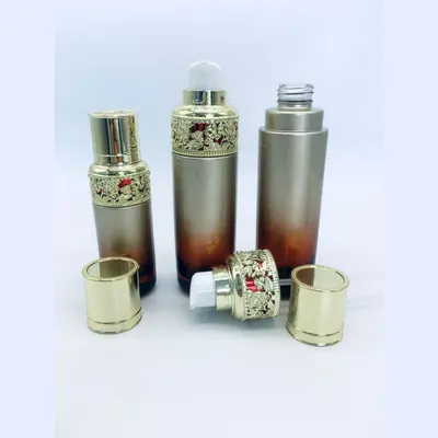 Bộ chai xịt thủy tinh + hũ kem nâu nắp vàng hoa văn 120ml – ảnh 4
