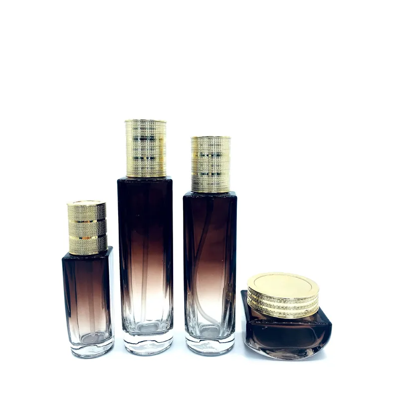 Bộ chai xịt thủy tinh + hũ kem nâu chuyển trong nắp vàng 120ml – mã NXG0627