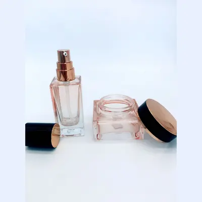Bộ chai xịt thủy tinh + hũ kem hồng trong vuông nắp đen 120ml – ảnh 2