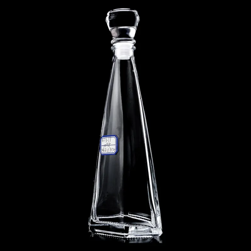Chai rượu thủy tinh tam giác cao nút pha lê 500ml – mã NXW0042