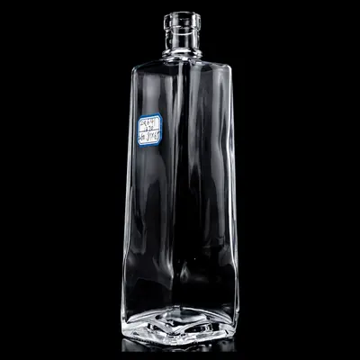 Chai rượu thủy tinh vuông thon cạnh xoắn 700ml – mã NXW0060